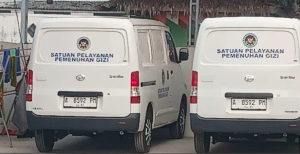 Dua Mobil Operasional MBG Bernopol Sama di Lebak, Viral dan Jadi Sorotan.
